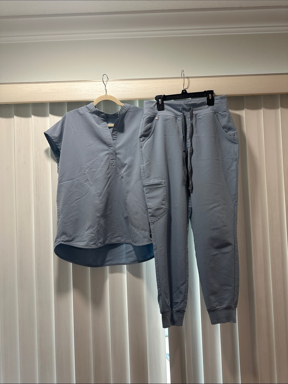 Figs Light Blue Two-Piece Scrub Set - Jogger Pants & Short Sleeve Top